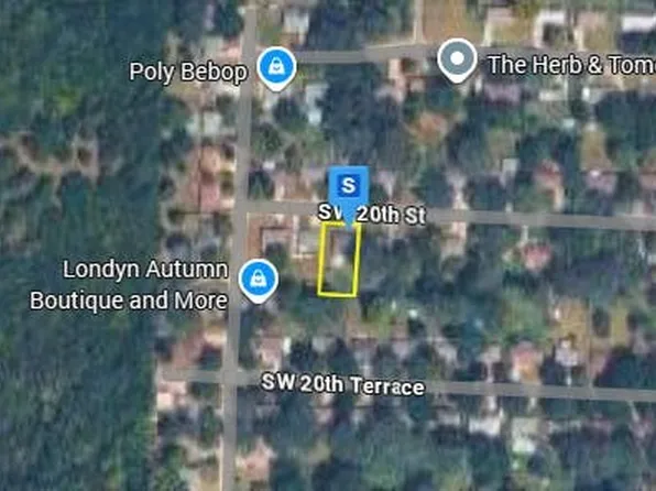 217 SW 20th St, Oak Grove, MO 64075
