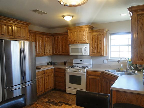 4th image of 4404 Trevino St