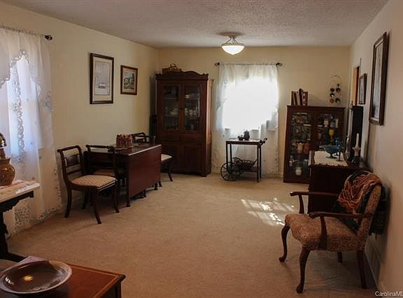 5th image of 112 E Meadowview Dr