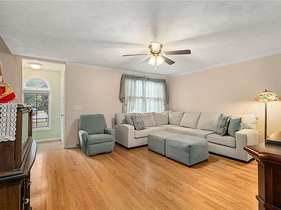 3rd image of 222 Killey Ave APT 12