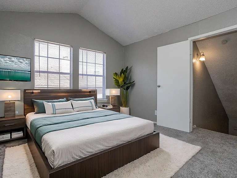 Sevilla Condos — Photo 16