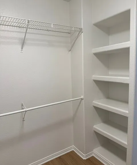 Canoga Luxury Apartments — Photo 36
