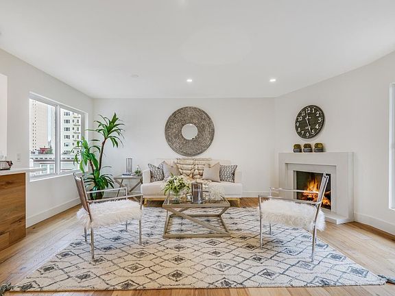 2nd image of 2112 Hyde St APT 3
