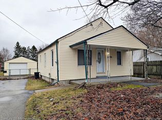 2074 N Center Rd, Burton, MI 48509