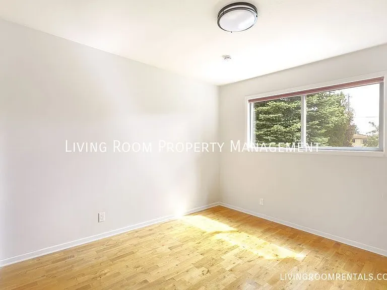 5030 NE 41st Ave — Photo 8