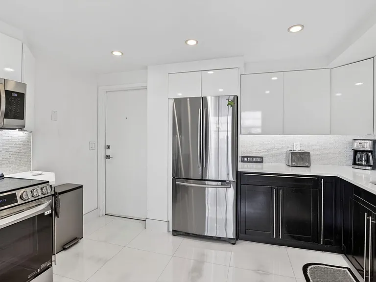 1170 N Federal Hwy #501 — Photo 22