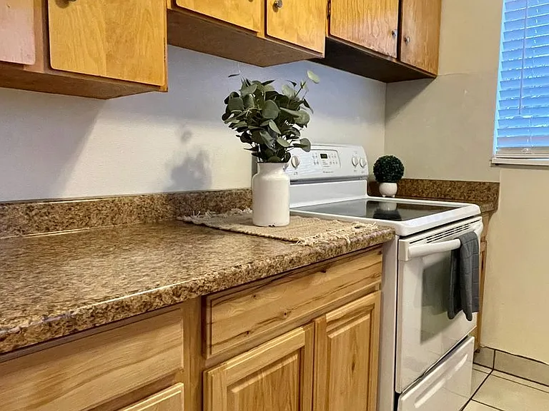 2855 Adams Ave — Photo 5