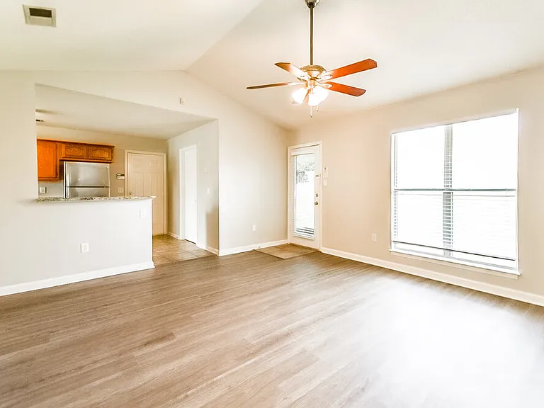 7845 Sarah Ann Dr S — Photo 4