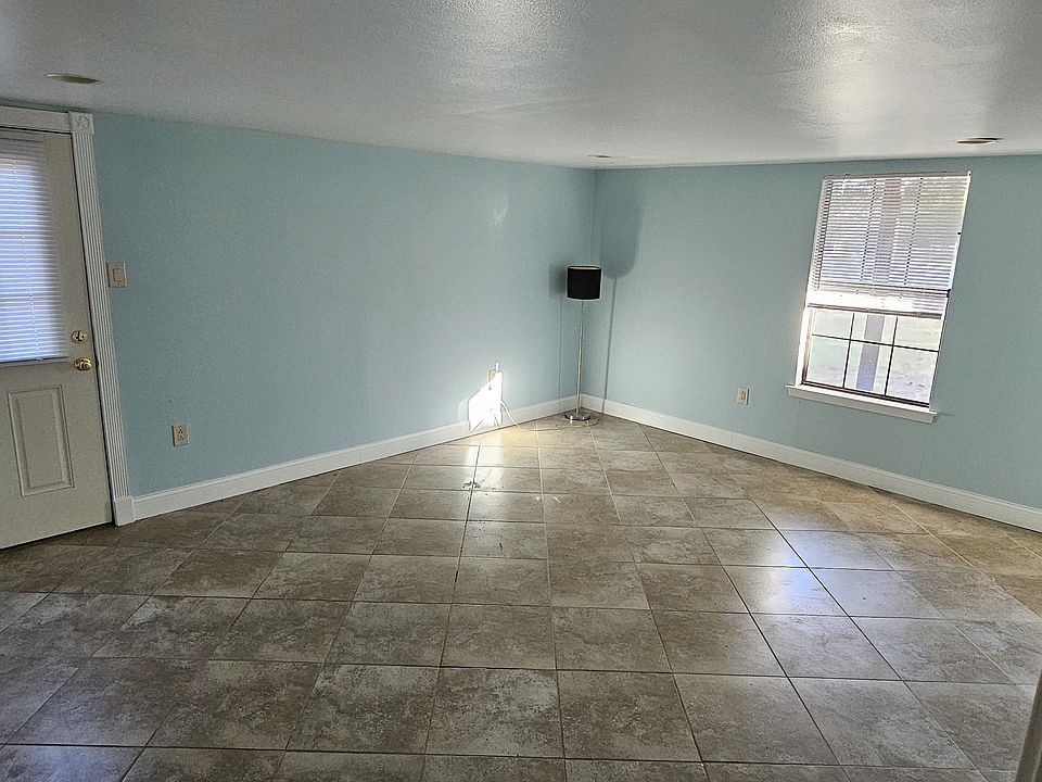 17ftX15ft bedroom. Shot from utility room