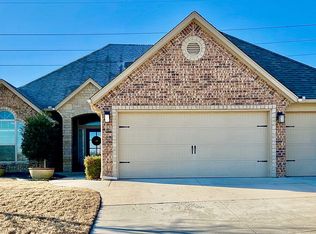 2924 Saint Fergus Dr, Edmond, OK 73034