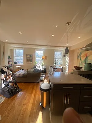 Rented by R New York | media 25