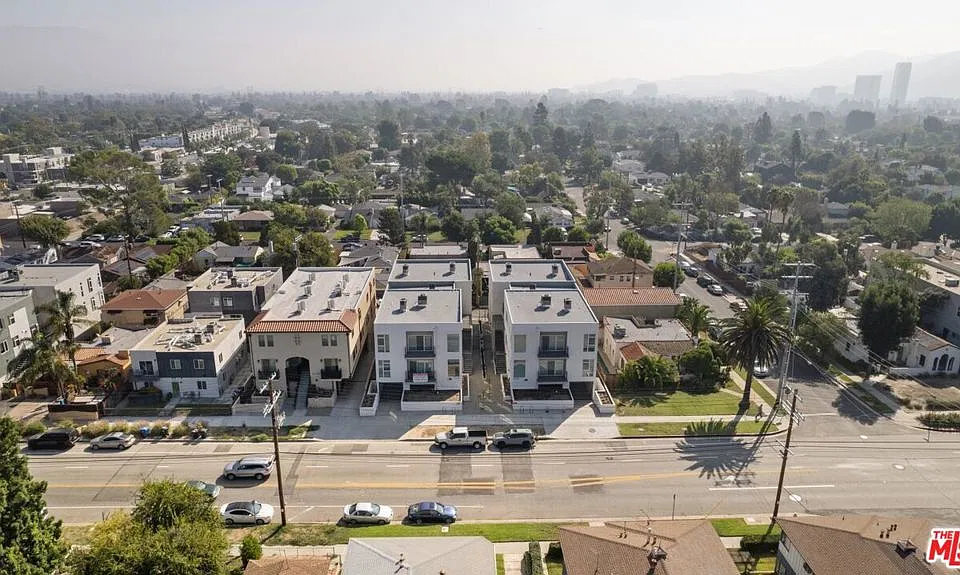 5114 Cahuenga Blvd #3