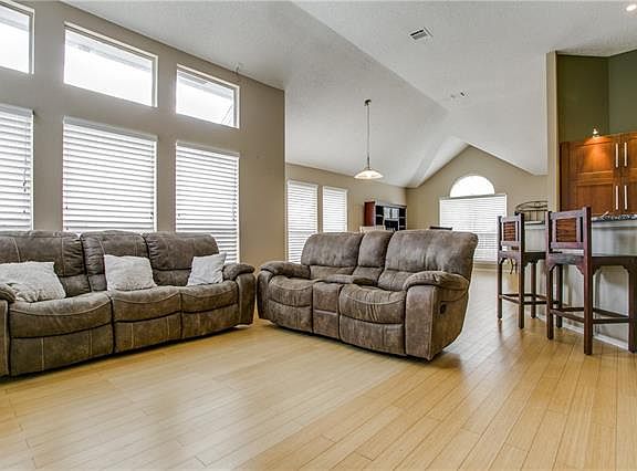 5th image of 5402 Glen Vista Dr