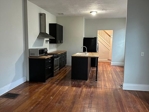 Kitchen and dining area