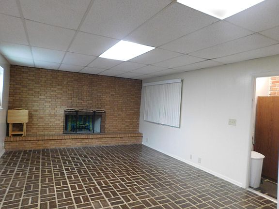 2nd image of 4946 N Palm Ave House 6