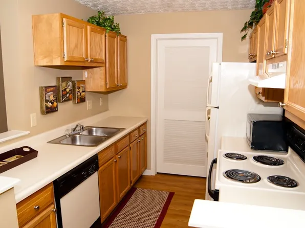 561 Napa Valley Ln APT 1, Crestview Hills, KY 41017