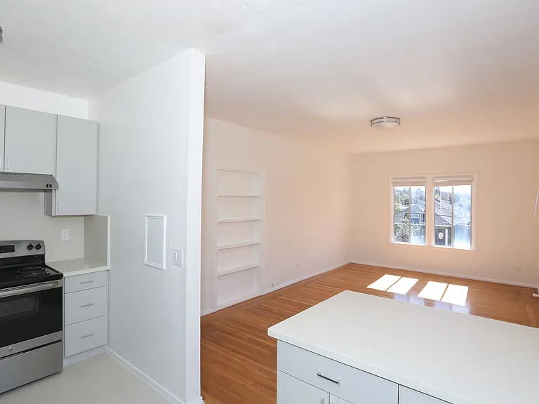 4231 Montgomery — Photo 3