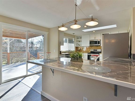 5th image of 19023 40th Ave W