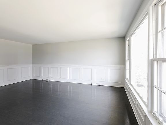 3rd image of 534 Paxton Ave
