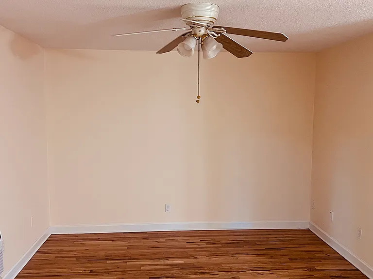 215 Edgemoor Rd #G — Photo 10