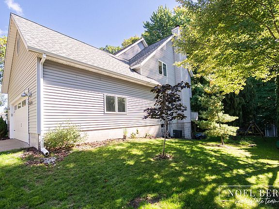 3rd image of 16216 Terrace Rd
