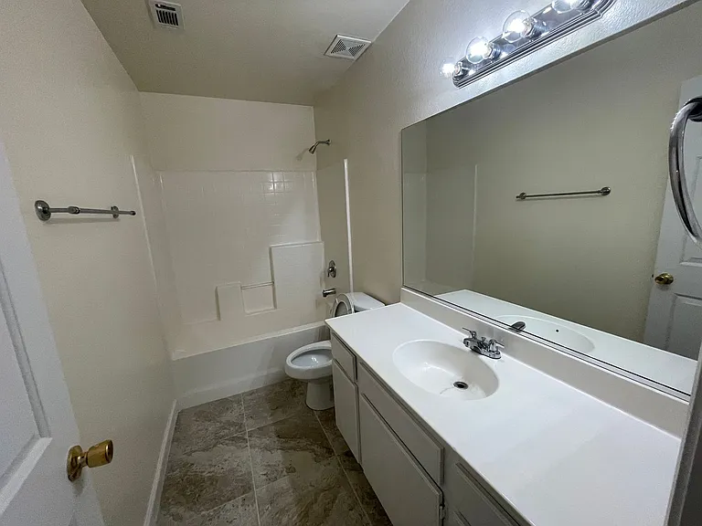 21256 Vidal Ct — Photo 26