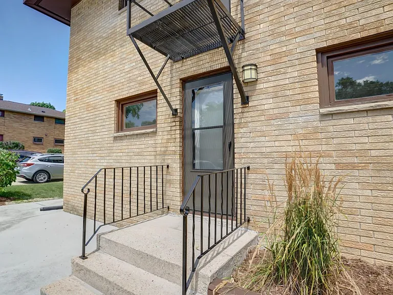 4910 Ascot Ln #2 — Photo 24