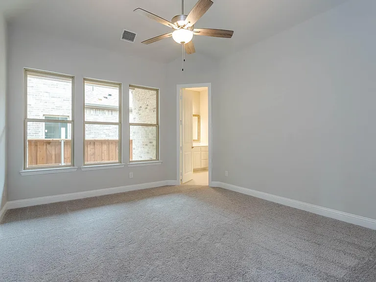 1537 Euclid Aly — Photo 26