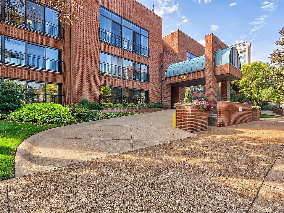 1st image of 4554 Laclede Ave APT 204