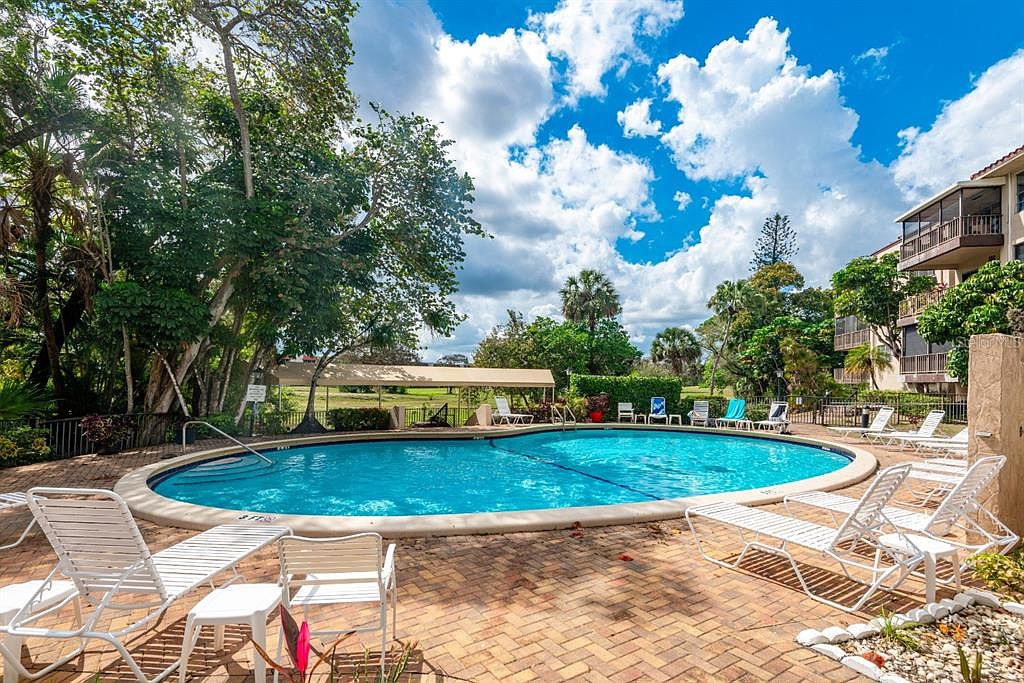 5961 N Falls Circle Dr APT 411