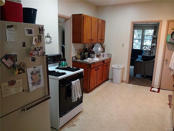 5th image of 1012-14 Oak St