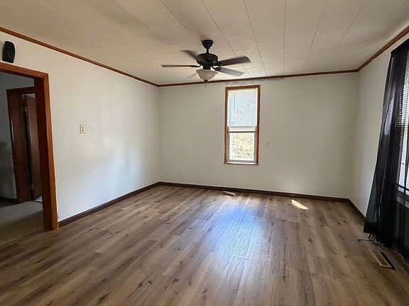 4th image of 503 Oak Street