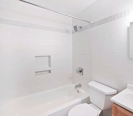 5th image of 953 Columbus Ave Front 1E