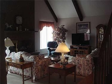 5th image of 208 Country Dr