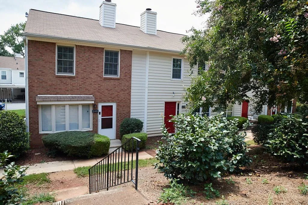 2 bed, 2.5 bath, 1240 sqft, $1,950 — Photo 1