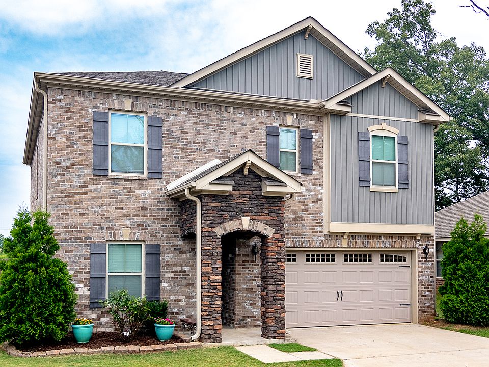 1st image of 702 Oak Cove Ln NW