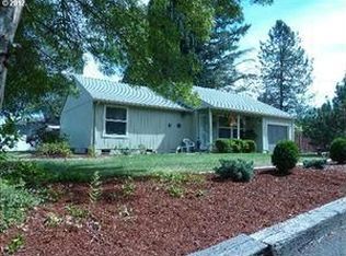 159 8th Ave, Sweet Home, OR 97386