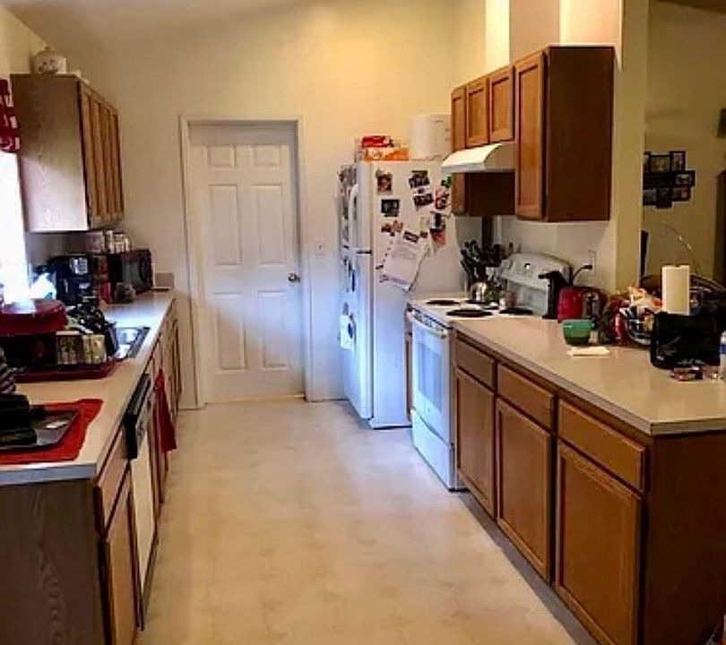 2nd image of 6416 E Michigan St