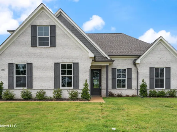 106 Garrett Dr, Batesville, MS 38606