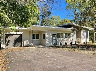 2920 Valley Dr, Ann Arbor, MI 48103