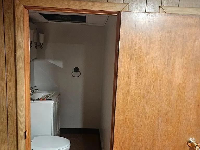 Basement - 1/2 bath