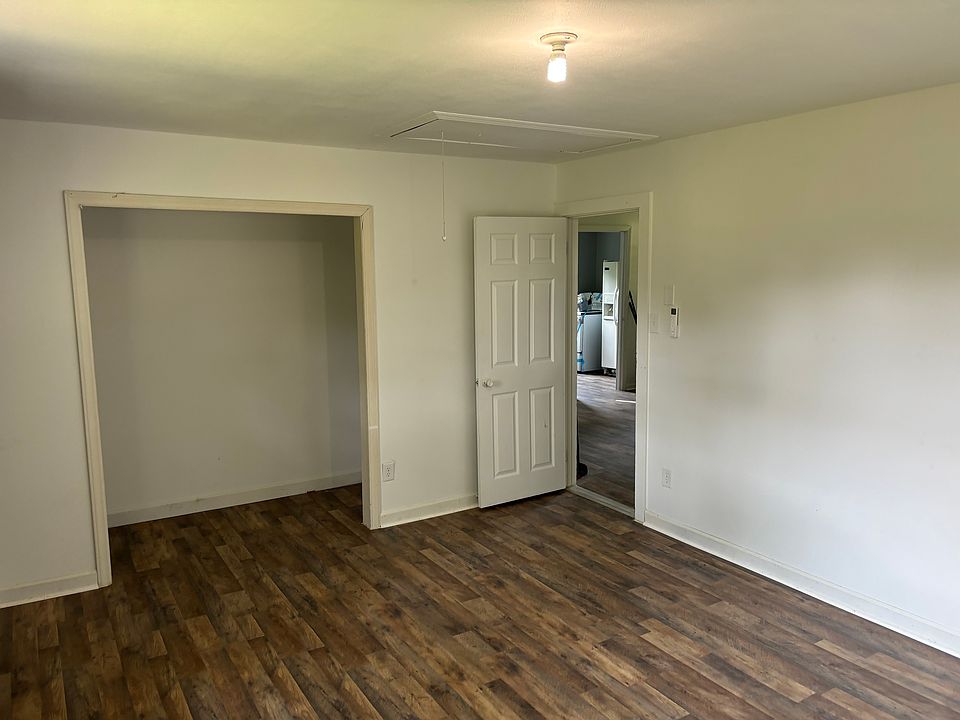 1st image of 122 Ivydale Rd #A