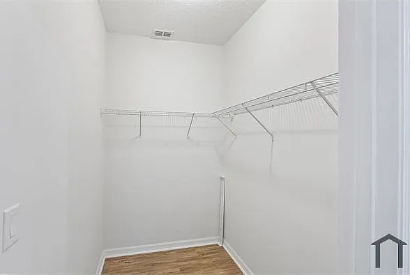4445 Shiva Loop #4445 — Photo 38