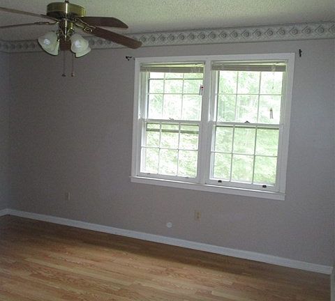 5th image of 1011 Northside Dr E