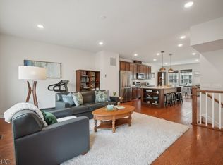 3 Haralson Ct, Livingston, NJ 07039