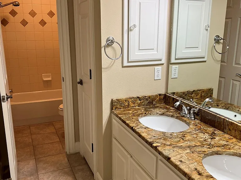 10103 Brightling Ln — Photo 14