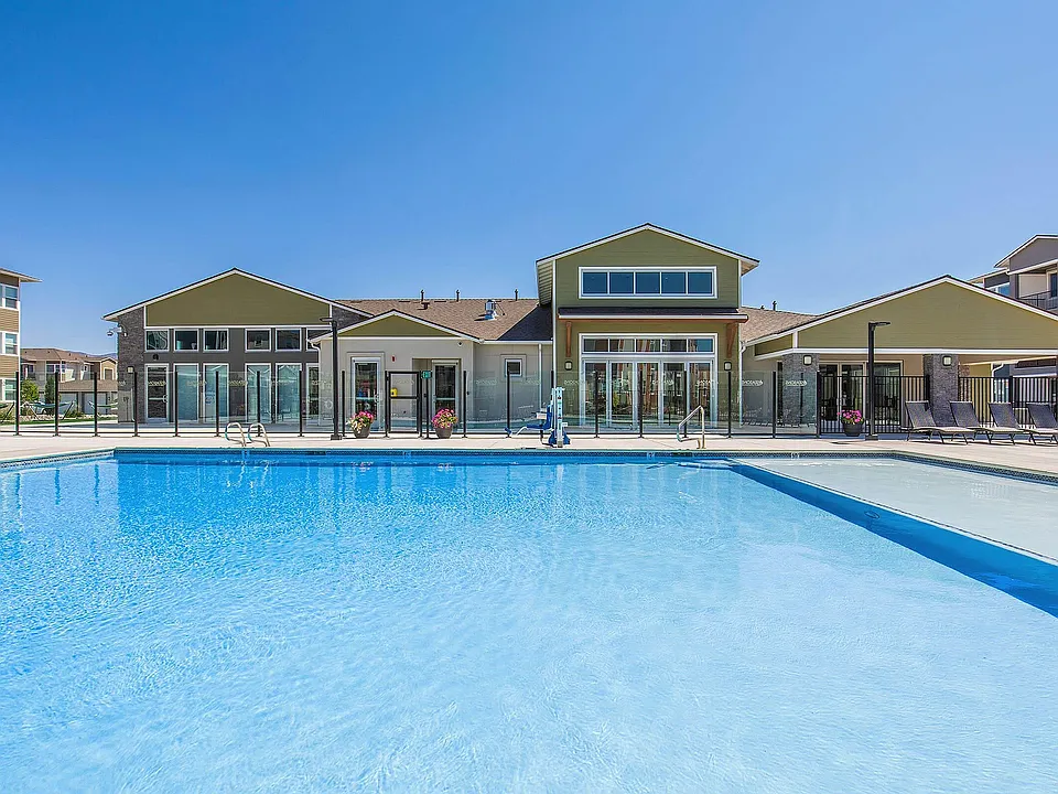 Wide Pool
