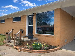 105 Lyndale St, Trenton, TN 38382