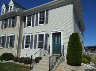 1499 Don Simon Dr, Sun Prairie, WI 53590