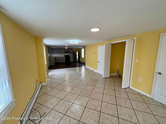 4th image of 814 North St